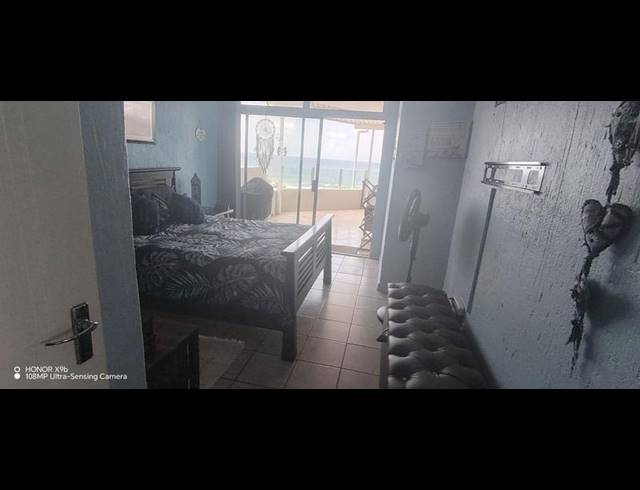 3 BEDROOM APARTMENT FOR SALE IN UVONGO BEACH